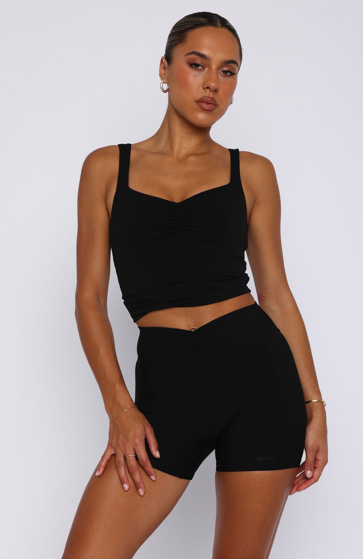 Aura Crop Black