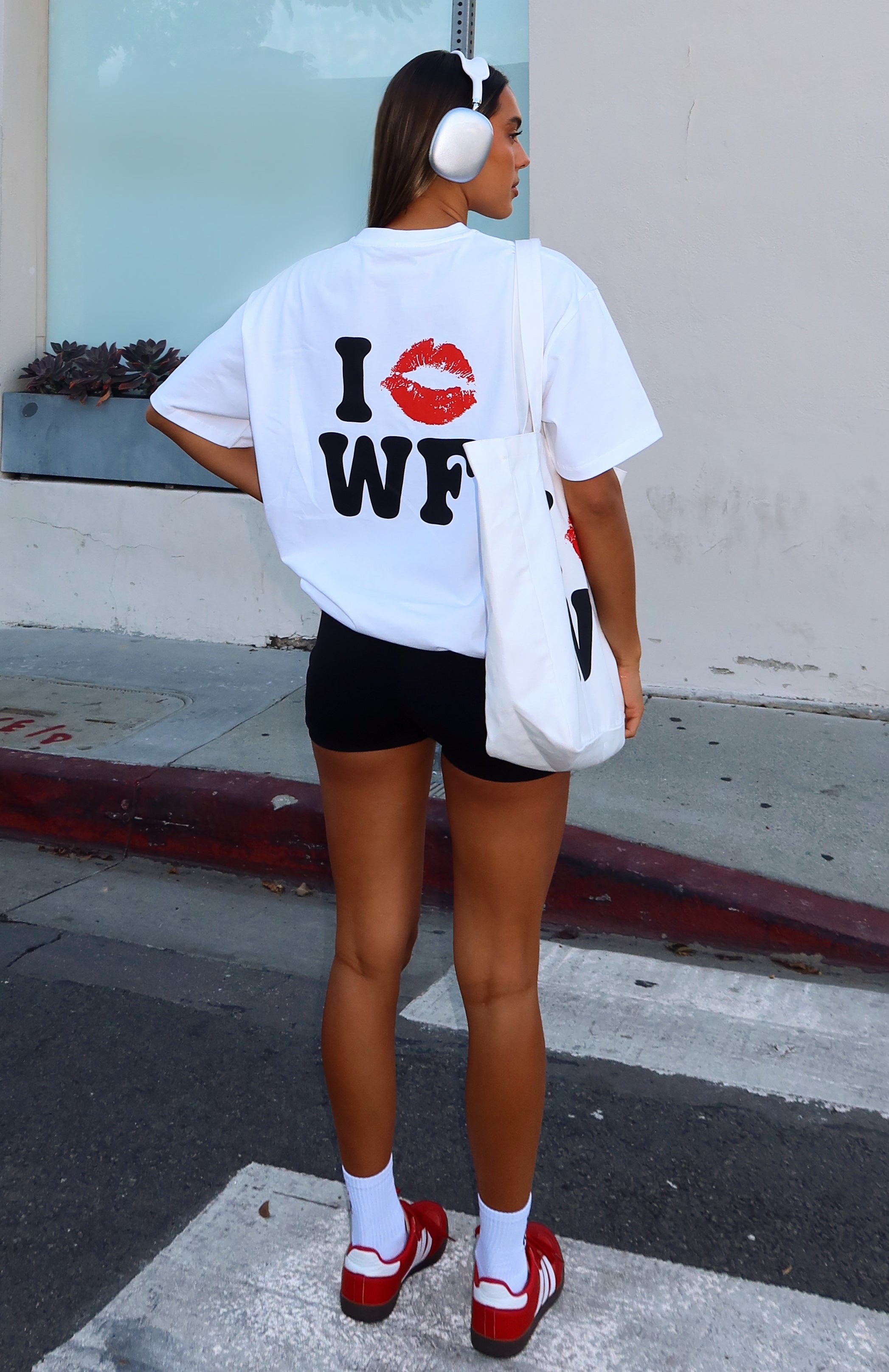 11th Street City Of Dreams Oversized Tee Frosting
